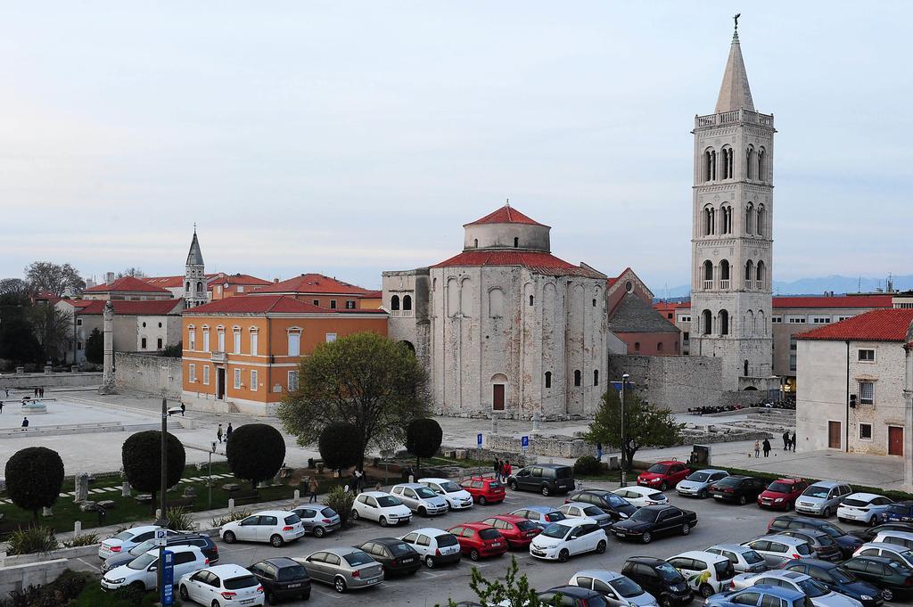 Town Center Apartments Zadar Buitenkant foto